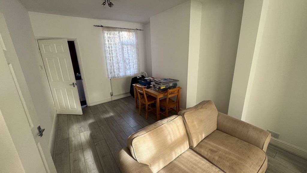 Property photo 3 of 6 Living Room