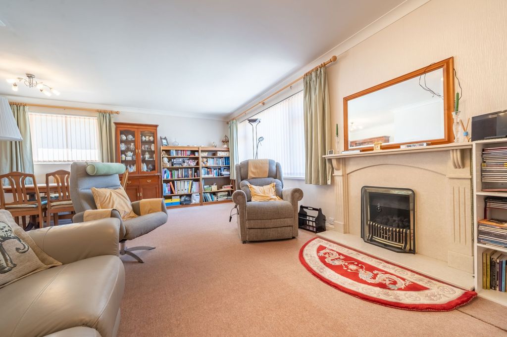 Property photo 2 of 23