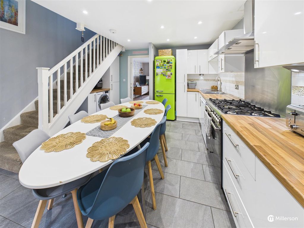 Property photo 3 of 20 Kitchen/Diner