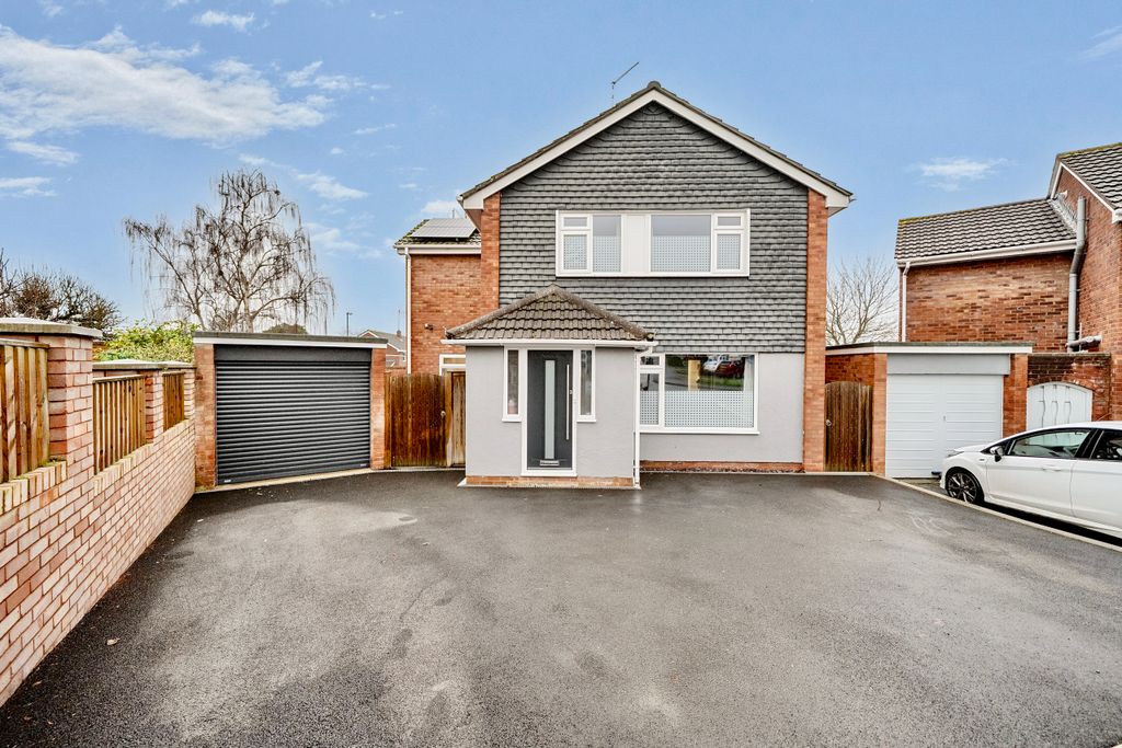 Property photo 1 of 25 .