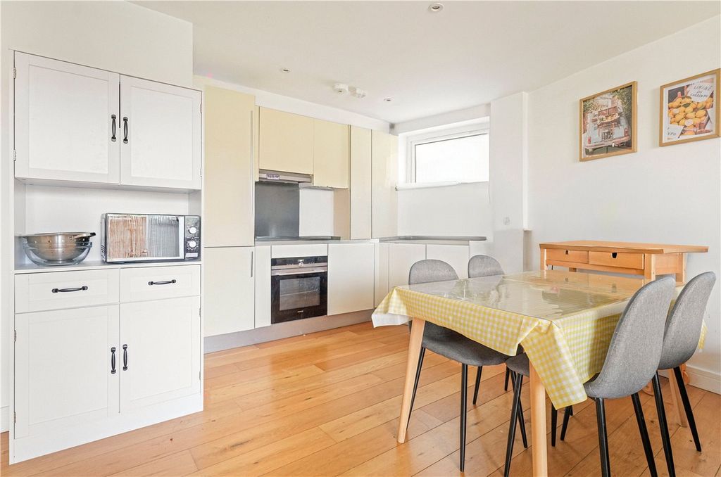 Property photo 2 of 11 Picture No. 24