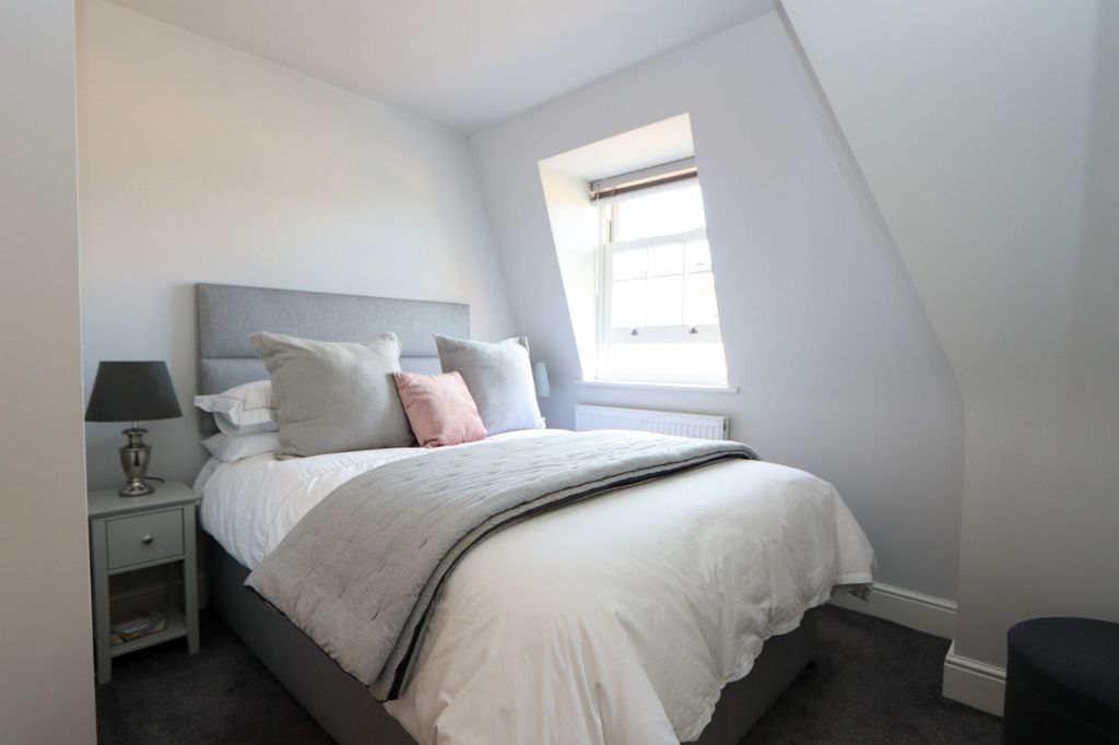 Additional image 7 of 2 bed flat for saleHemnall Street, Epping CM16
