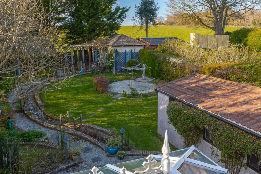 Property photo 2 of 47 Heather Lane_8