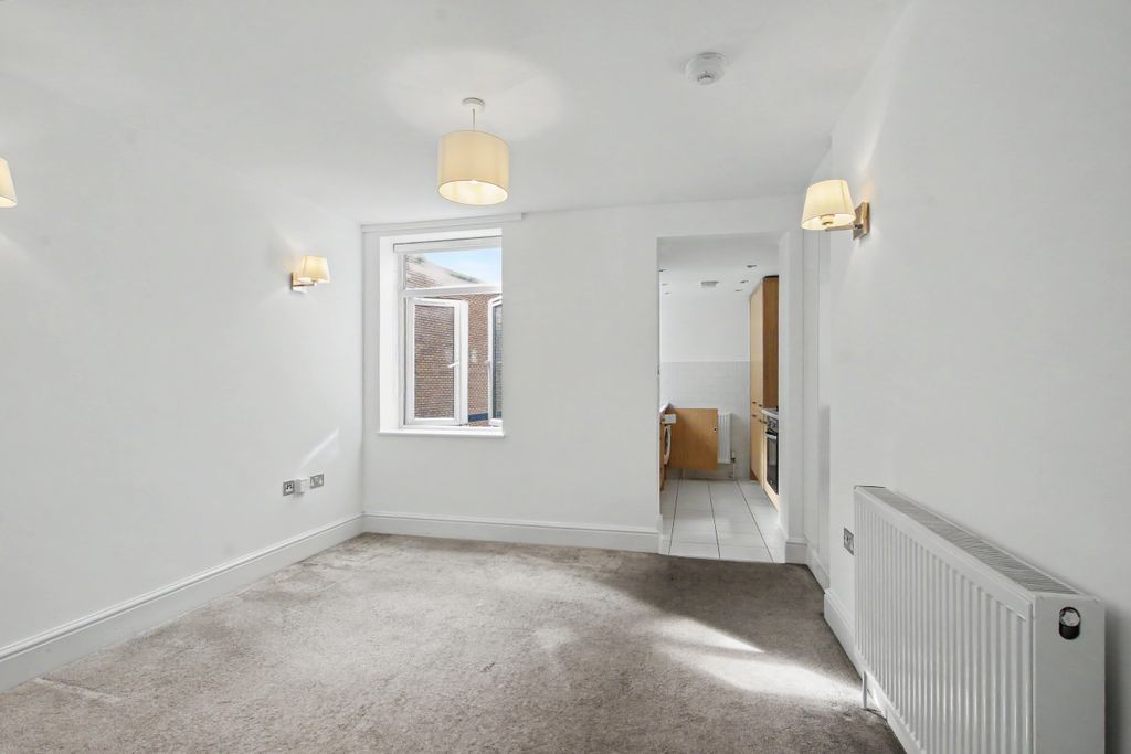 Property photo 1 of 7 1 Lounge.Jpg
