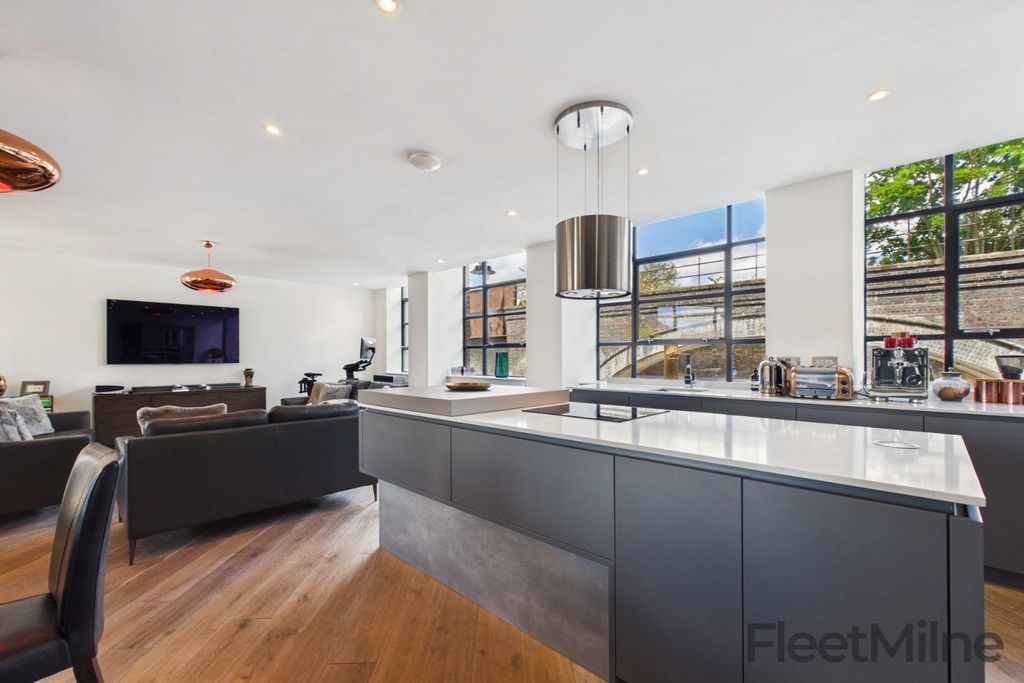 Additional image 4 of 3 bed flat for saleQueensway House, 57 Livery Street B3
