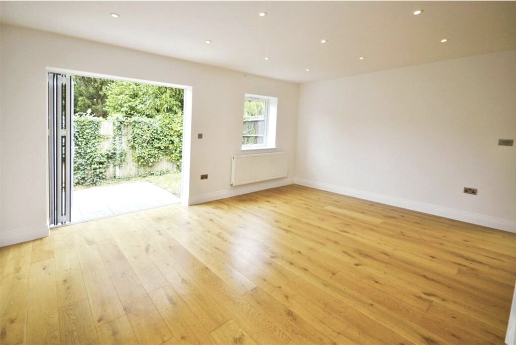 Property photo 2 of 11 Picture No. 25