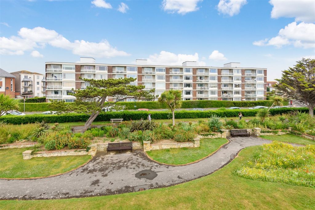 Property photo 1 of 8 (Main)