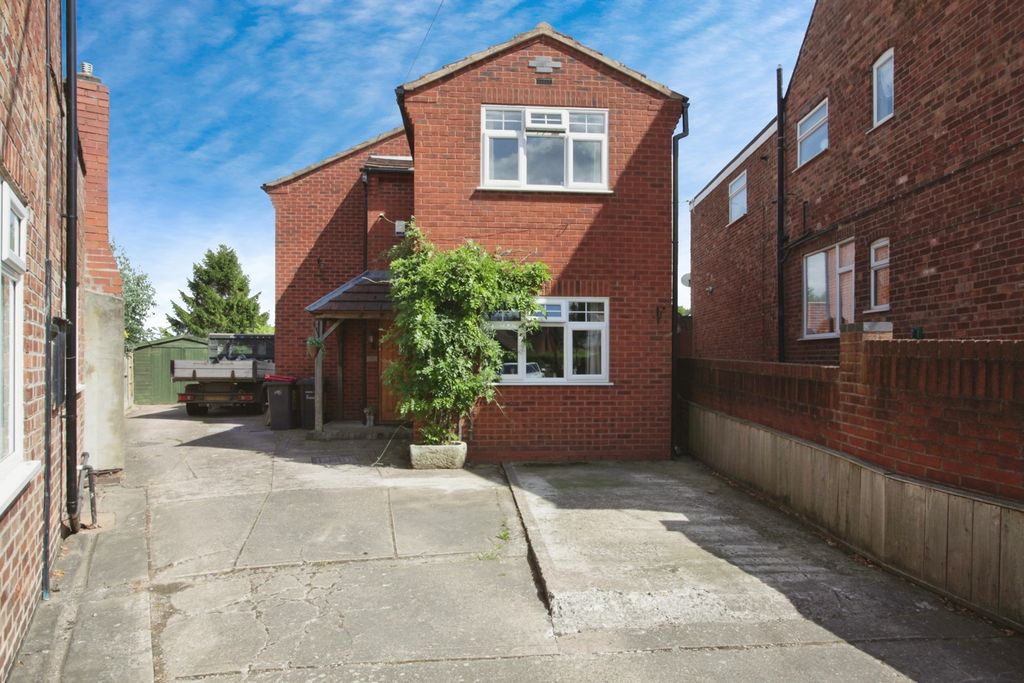 Property photo 2 of 18 Photo