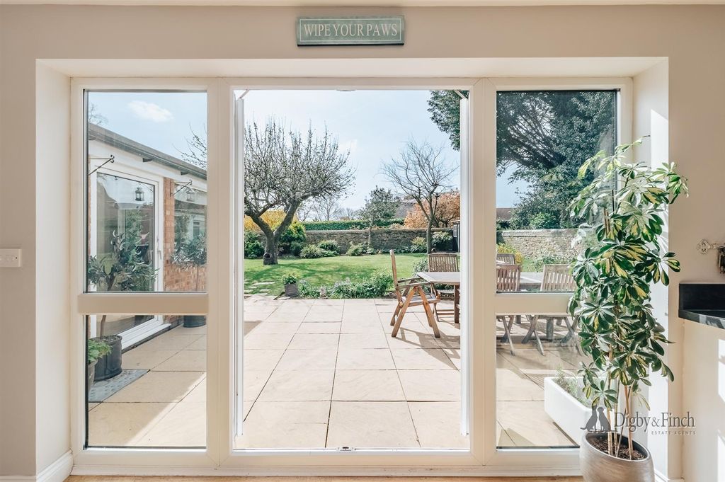 Property photo 3 of 32 The Chimes-72.Jpg