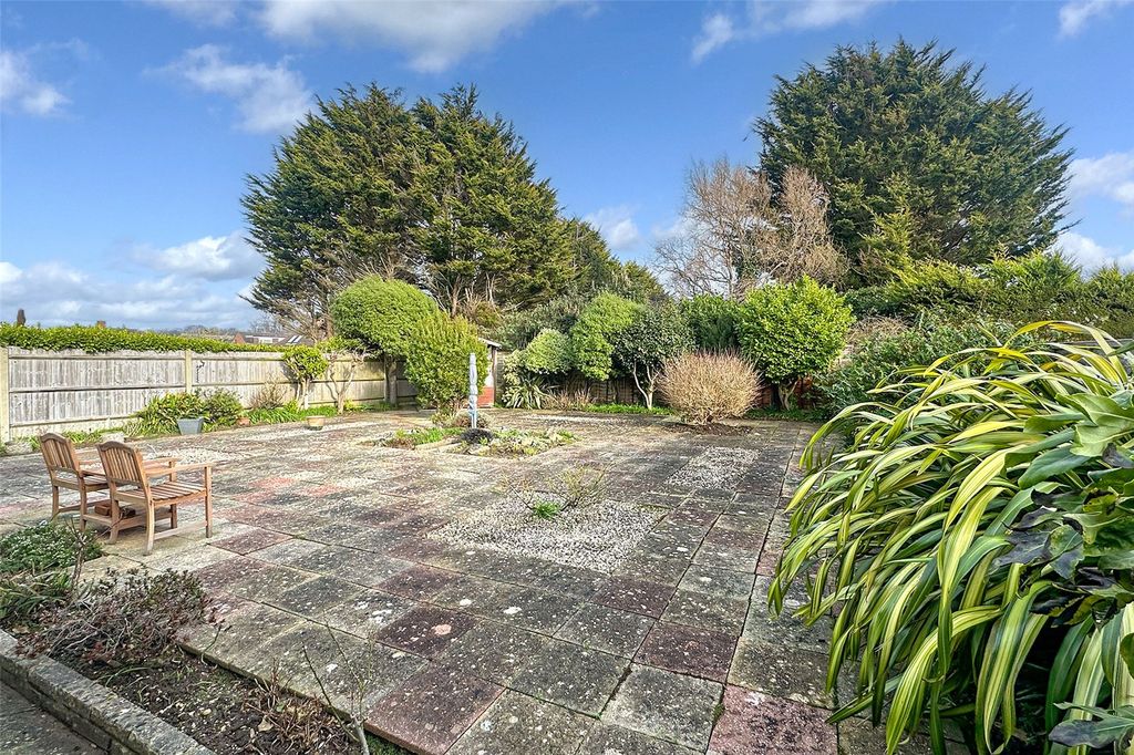 Property photo 2 of 17 Picture No. 12