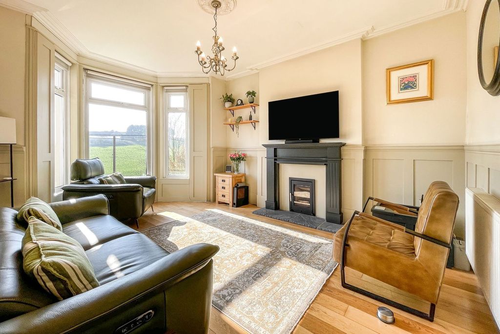 Property photo 2 of 30