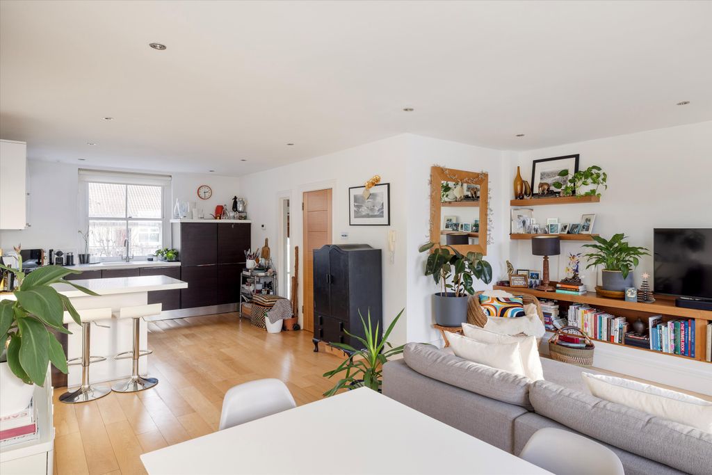 Property photo 3 of 12 Image