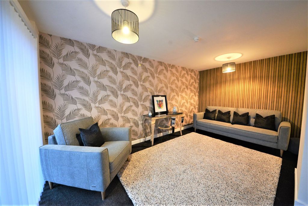 Property photo 2 of 22