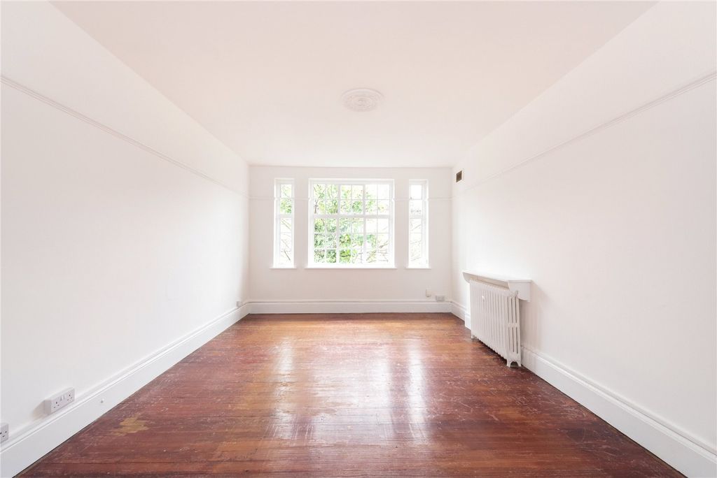 Property photo 3 of 11 Picture No. 02