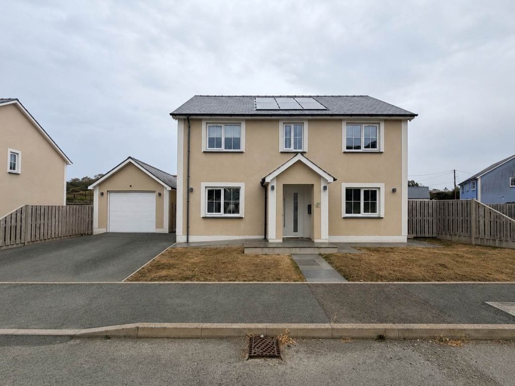 Property photo 1 of 20 Fore 3 Clos Carrog