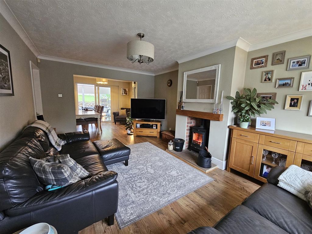 Property photo 3 of 17 20251016_095853.Jpg