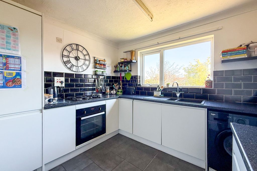 Property photo 3 of 14