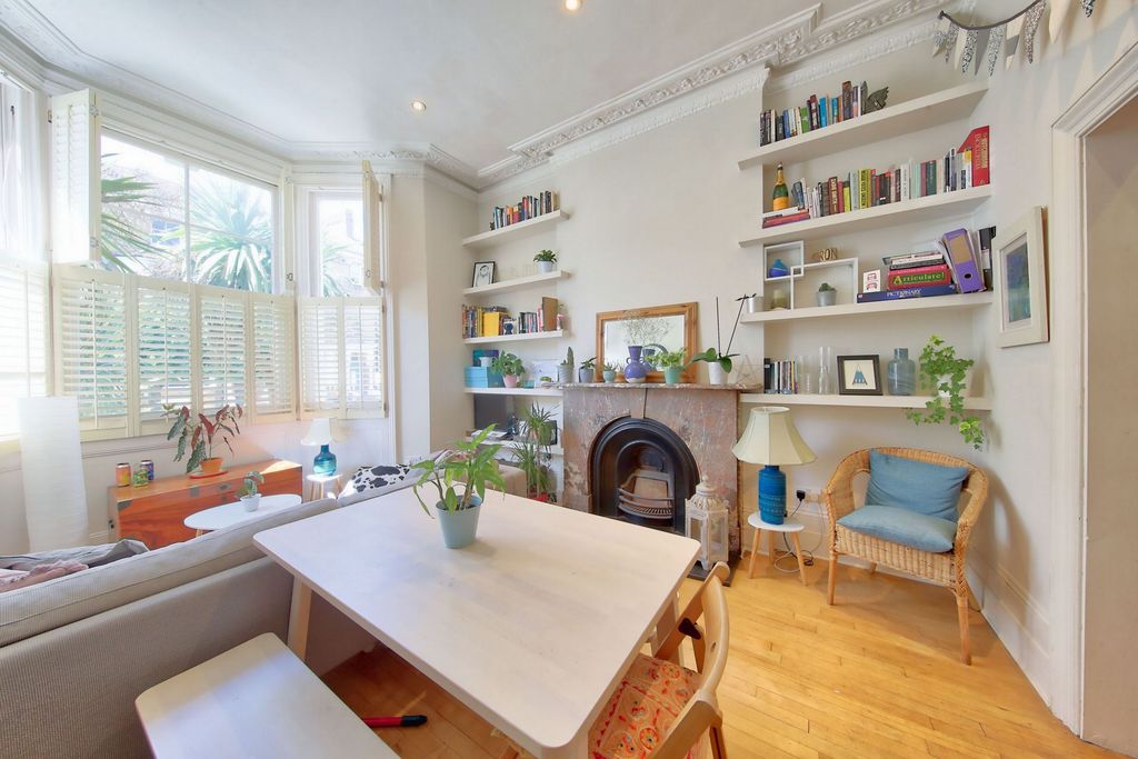 Property photo 3 of 10 Photo 6