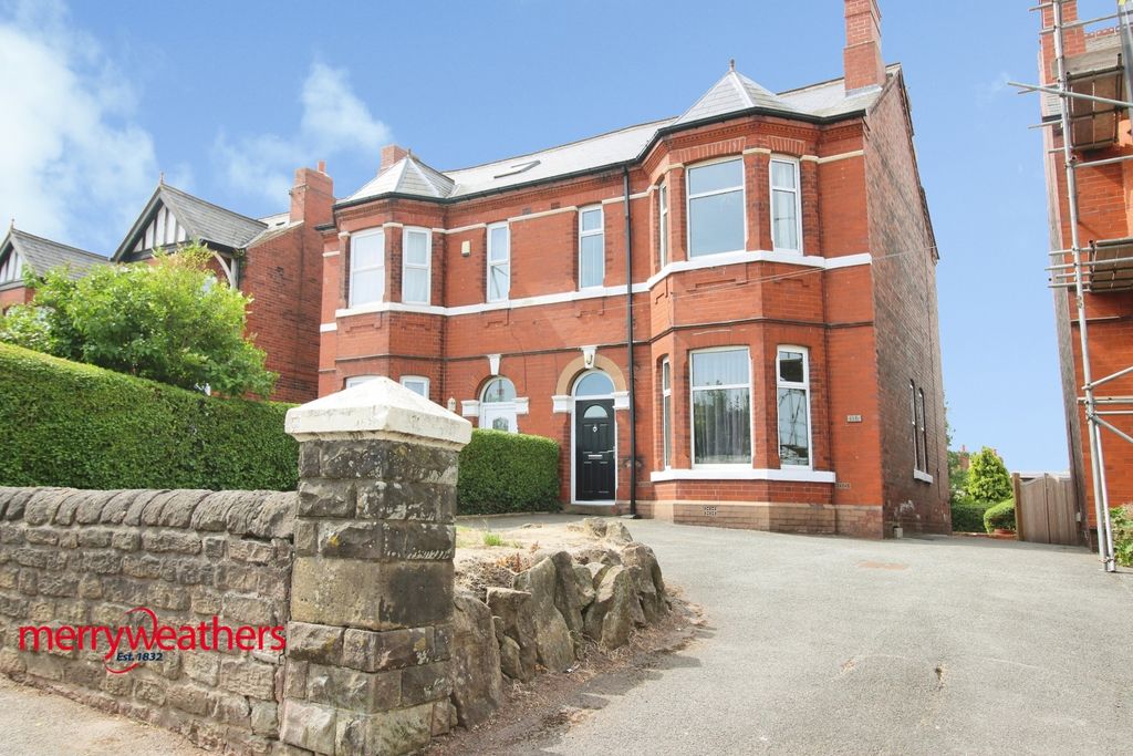 Property photo 1 of 13 Front
