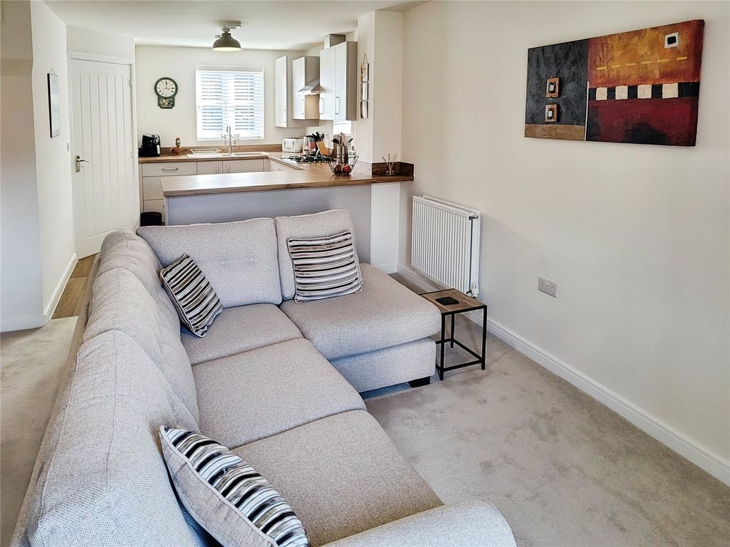 Property photo 3 of 12 Lounge/Diner