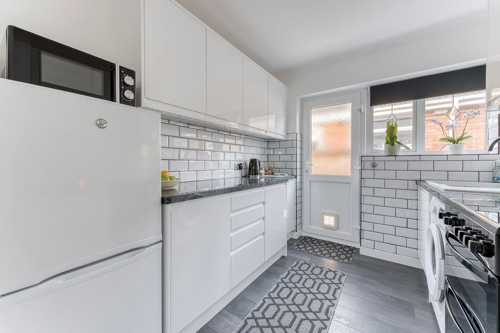 Property photo 3 of 20