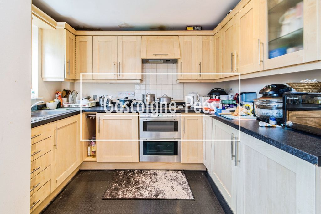 Property photo 2 of 4