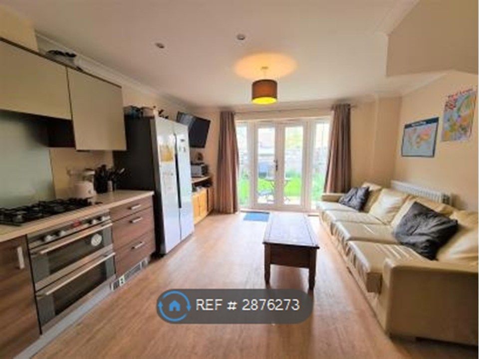 Property photo 2 of 7