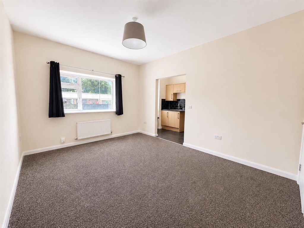 Property photo 2 of 6