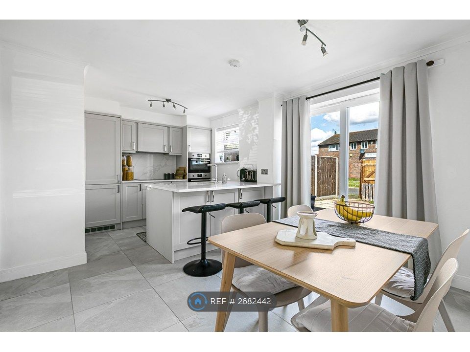 Property photo 2 of 13 Kitchen