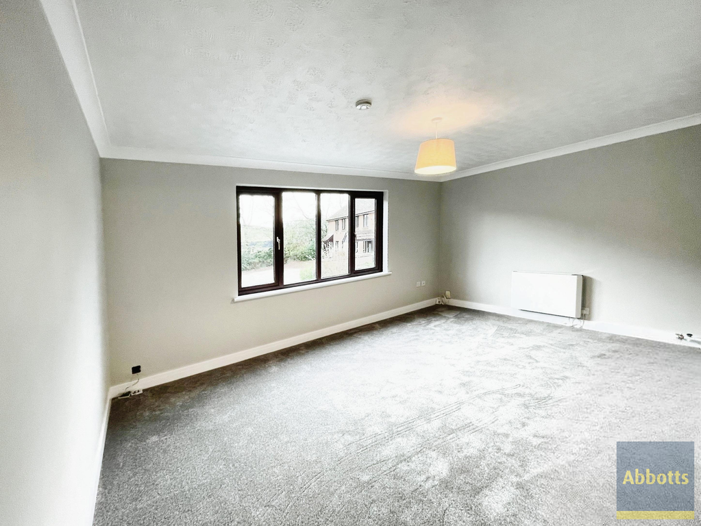 Property photo 3 of 6