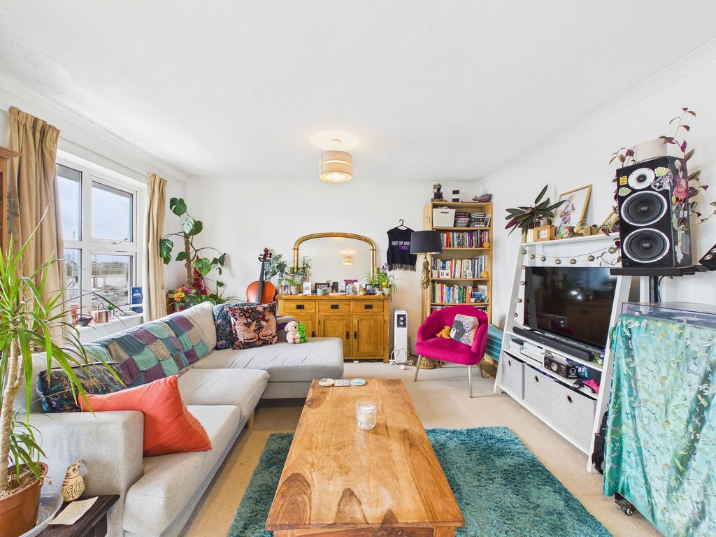 Property photo 2 of 13 Cam03519G0-Pr0458-Still001