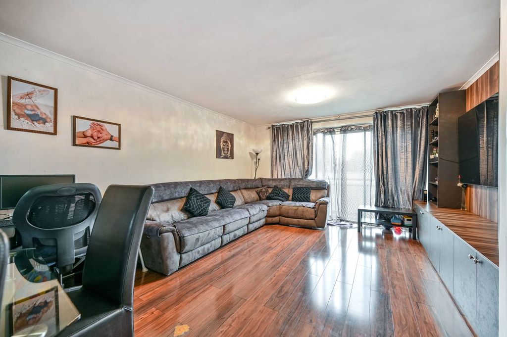 Property photo 3 of 9