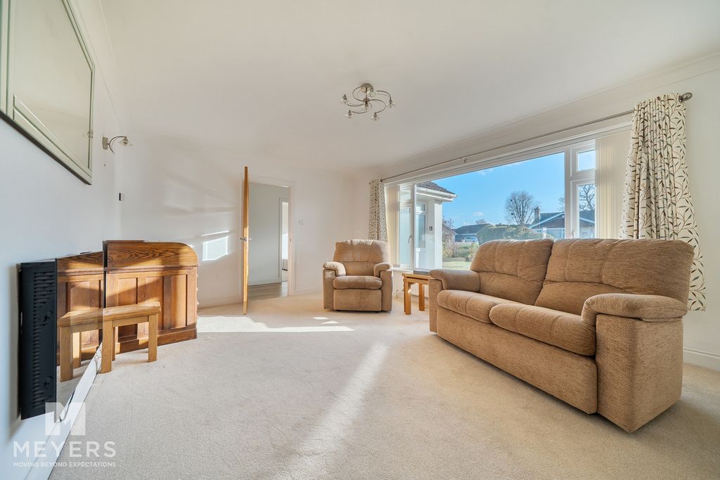 Property photo 3 of 19