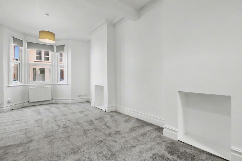 Property photo 2 of 14 2.Lounge.Jpg