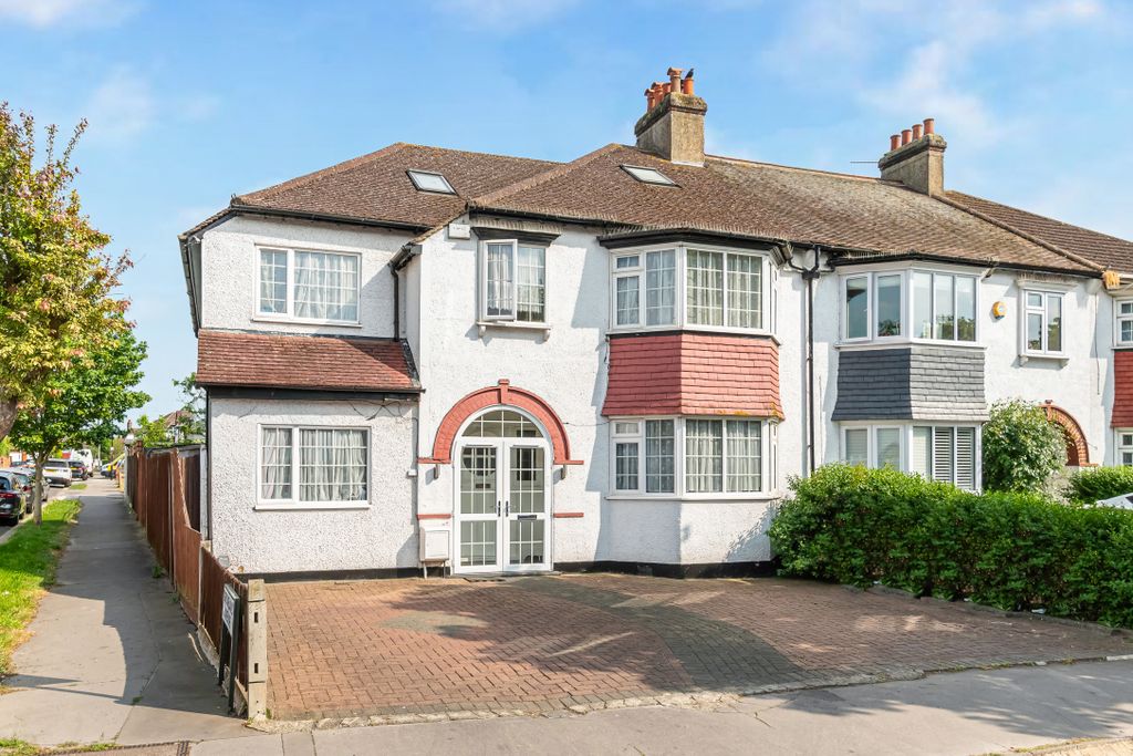 Property photo 2 of 18