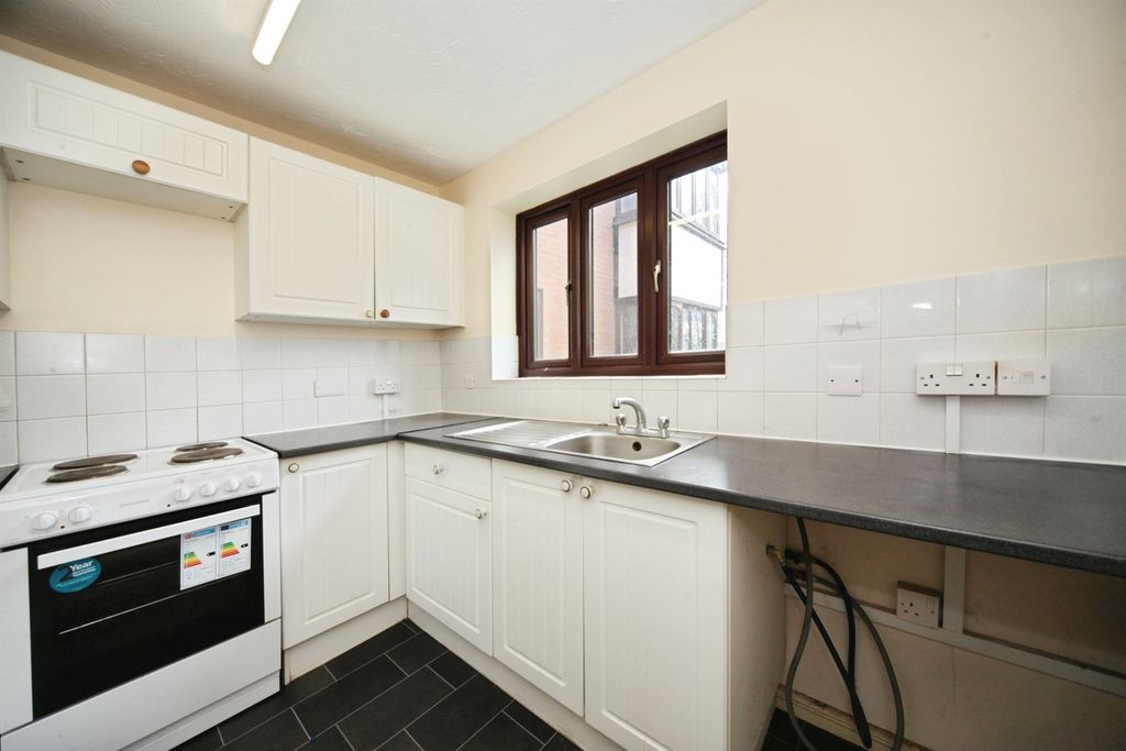 Property photo 2 of 12