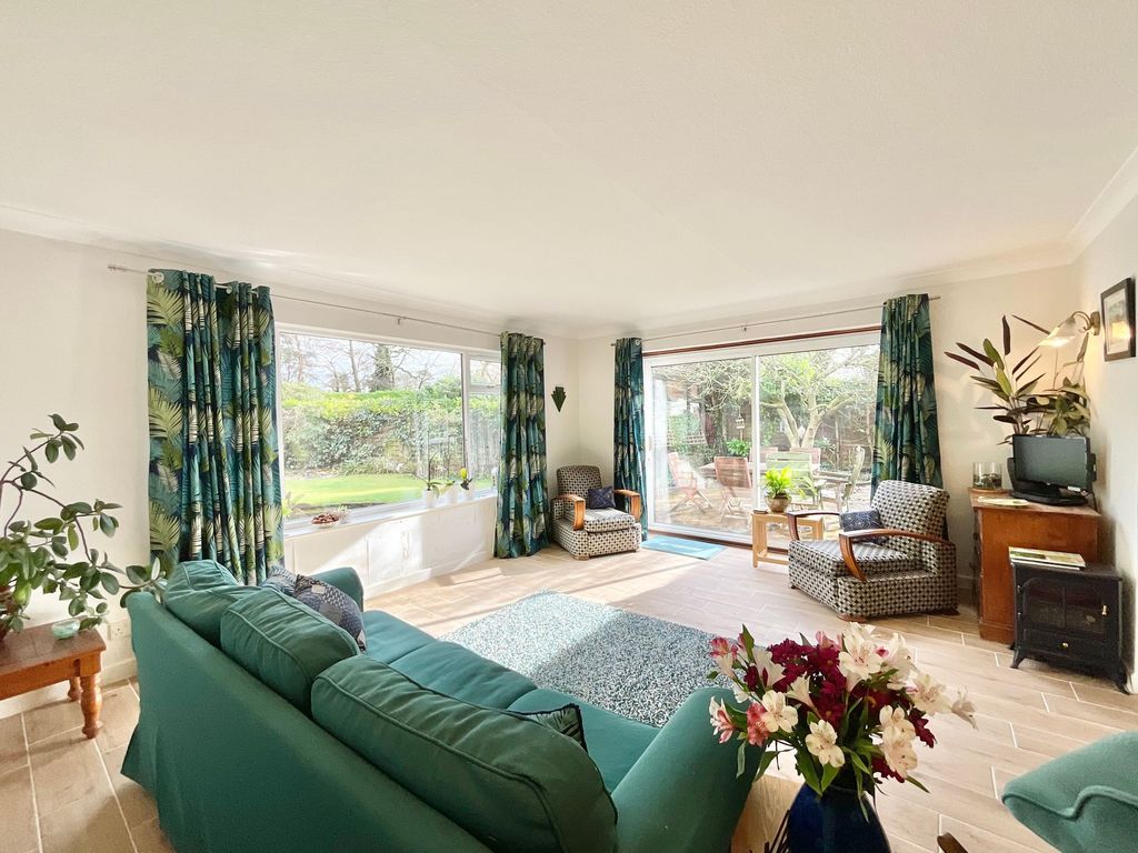 Property photo 2 of 25