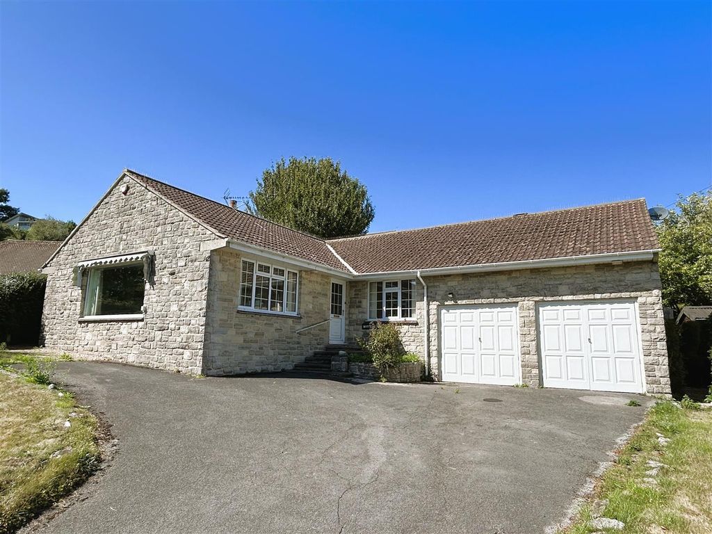 Property photo 2 of 18