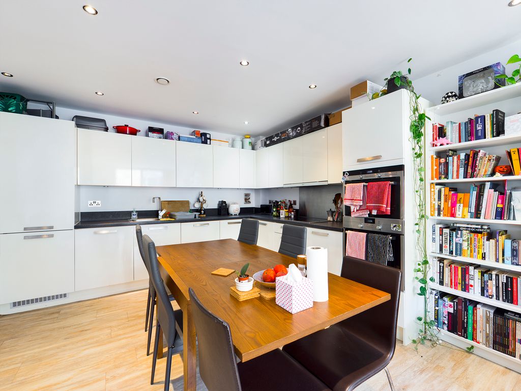 Property photo 3 of 9 Dining Area