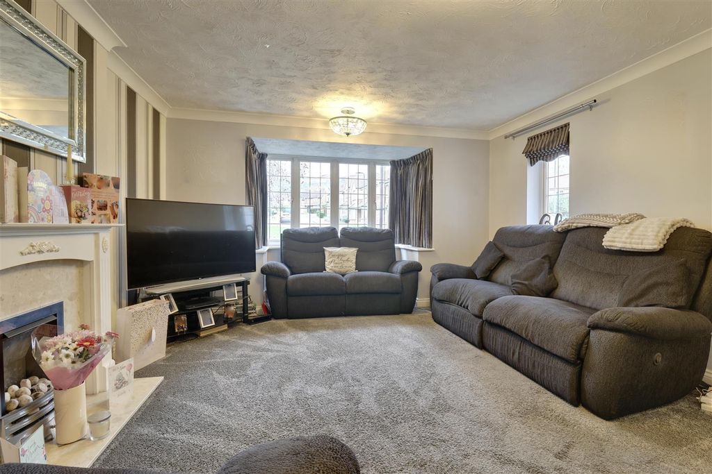 Property photo 2 of 28 9235E7Fa-C9A2-48Af-A9E5-813B32Dfd64F_1_201_A.Jpeg