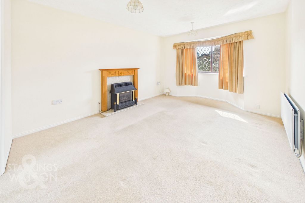 Property photo 2 of 20