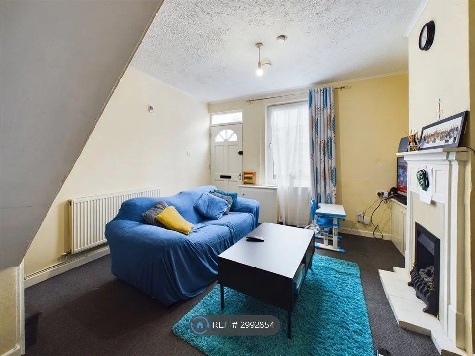 Property photo 2 of 8