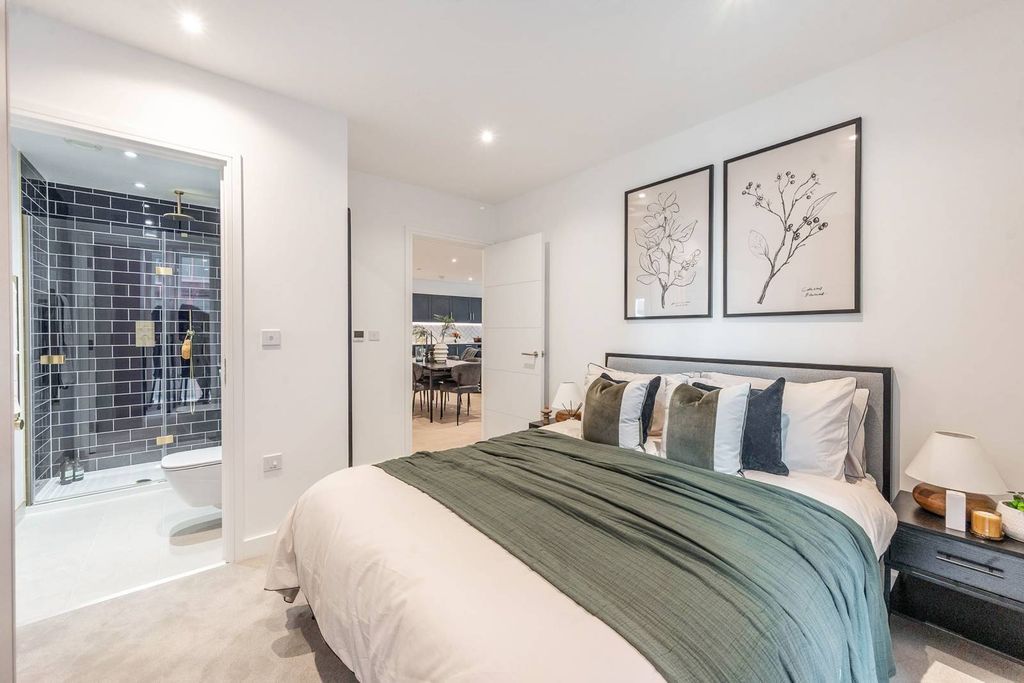 Property photo 2 of 26