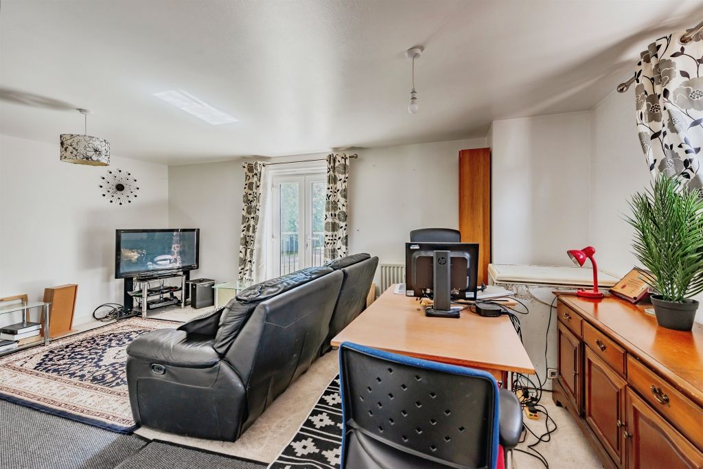 Property photo 3 of 12