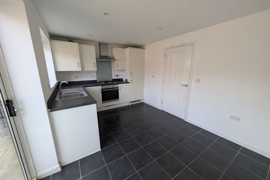 Property photo 2 of 16 29532