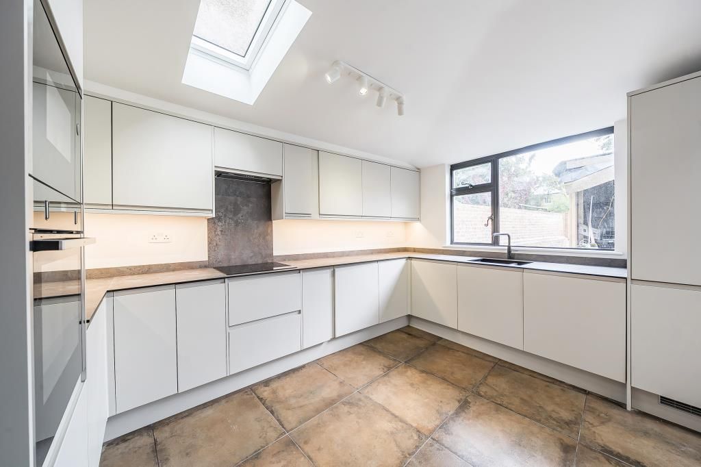 Property photo 3 of 21 Kitchen