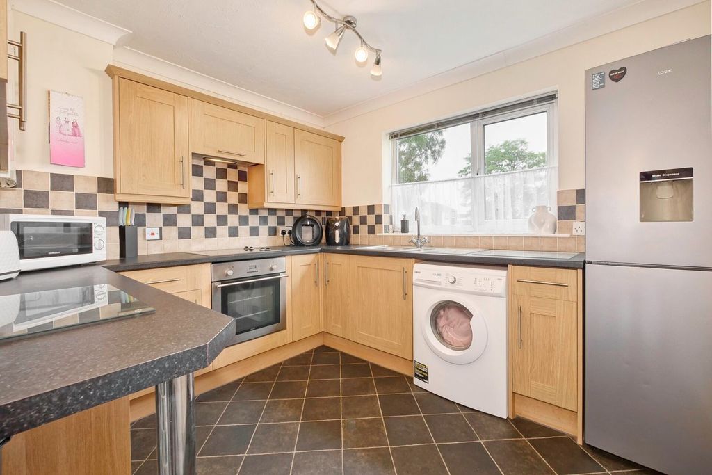 Property photo 3 of 15