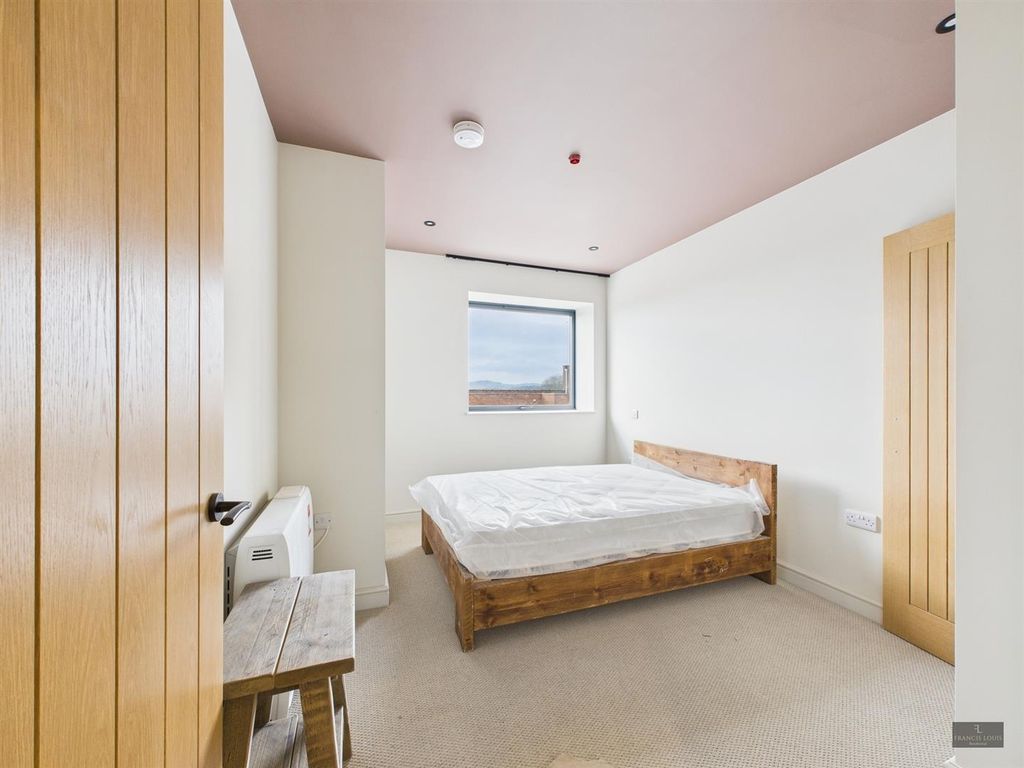 Property photo 2 of 9 Cam02887G0-Pr0398-Still005.Jpg