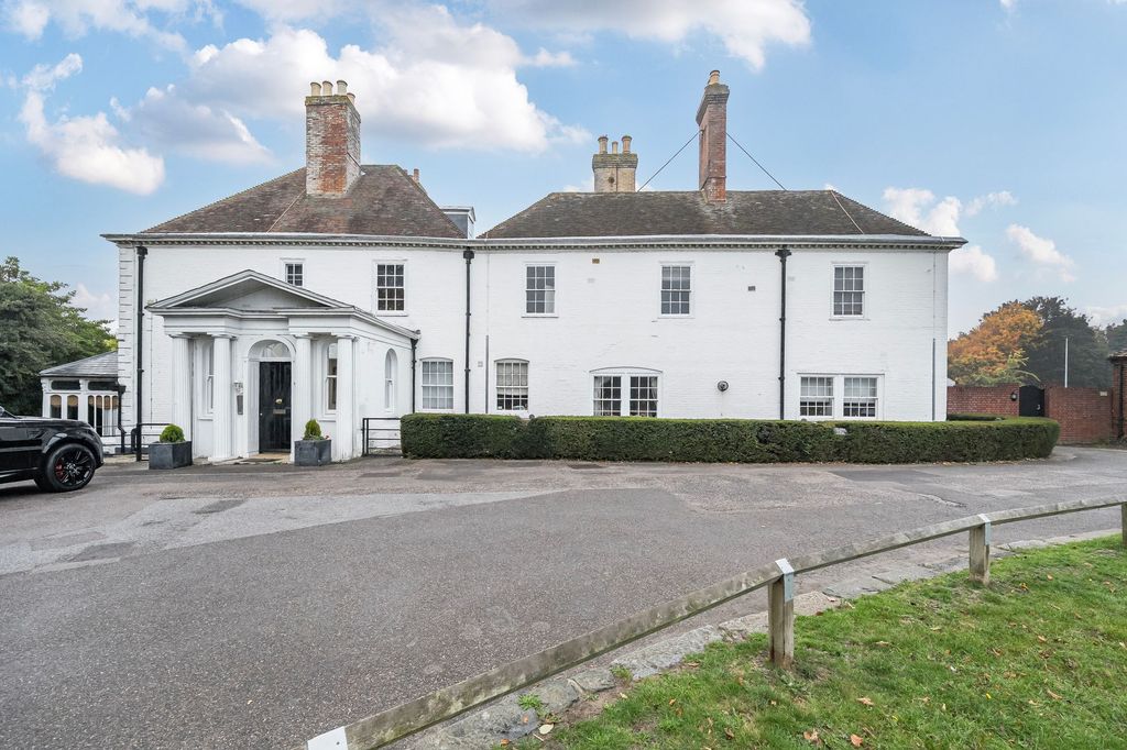 Property photo 1 of 21 Front (1)