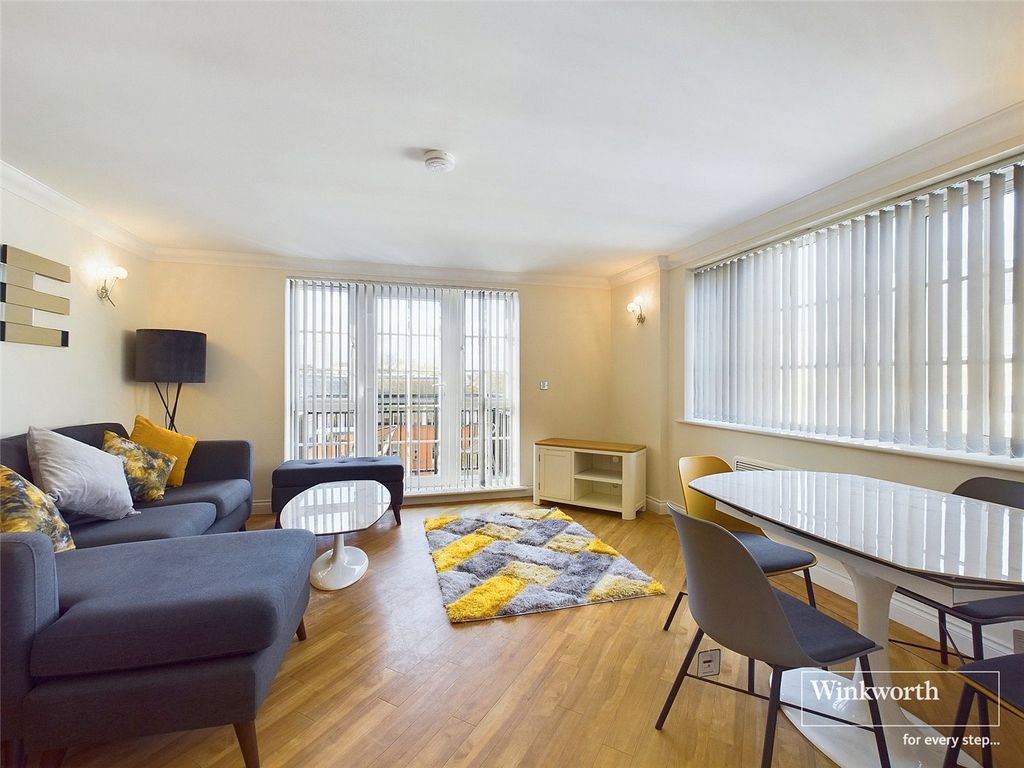 Property photo 2 of 11 Picture No. 18